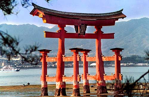 Grand Torii - Copyright F. Jeorge