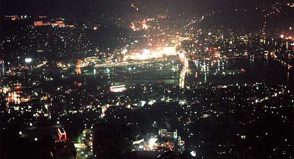 Nagasaki de nuit - Copyright  F. Jeorge