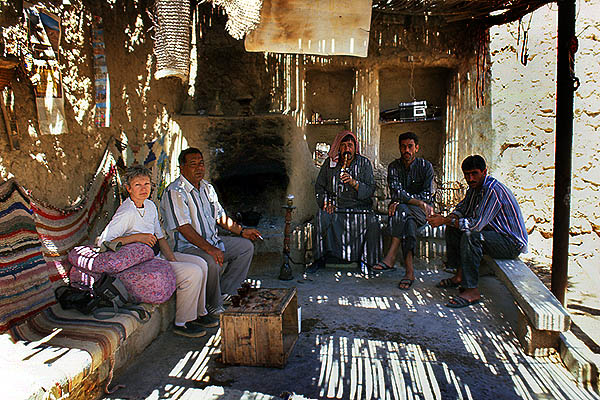 Narguile avec les Bédouins - Copyright F. Jeorge